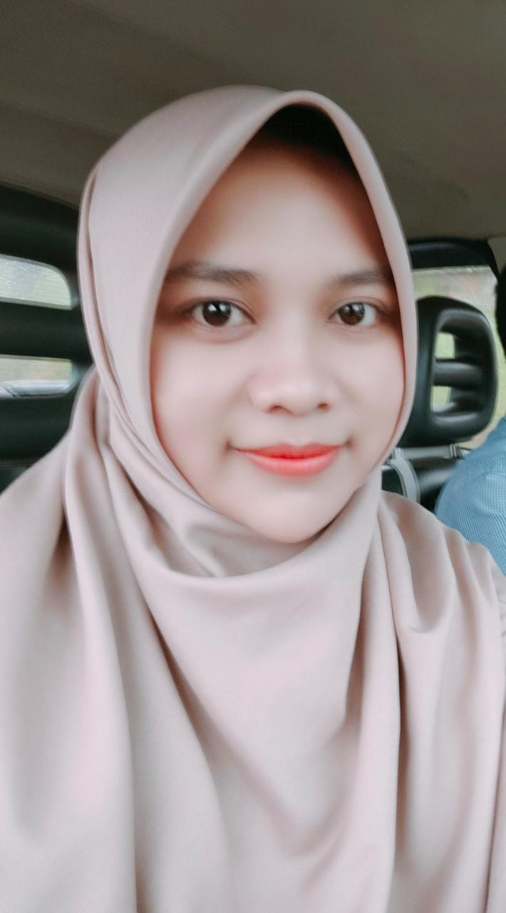 Foto Dr. Evi Nurhalimah, M.PdI